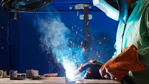 LÀM THẾ NÀO GIẢM BẮN TÓE MẢNH VỤN KHI HÀN?