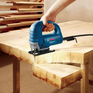 CÁCH SỬ DỤNG MÁY CƯA LỌNG CẦM TAY