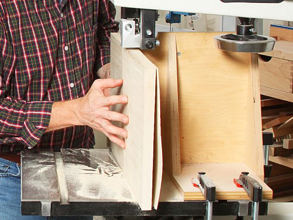 5 CÔNG DỤNG CỦA MÁY CƯA LỌNG ĐỨNG